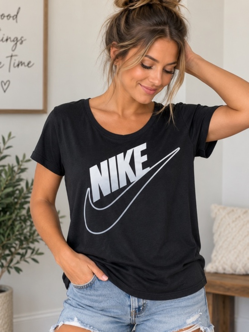 Nike Black Oversized Loose Fit Swoosh T-Shirt Women’s Size M